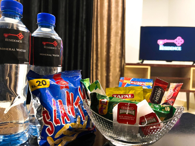 Food & Drinks