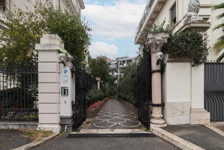 Exterior & Views, JOIVY Elegant Suites Near Villa Borghese, Roma
