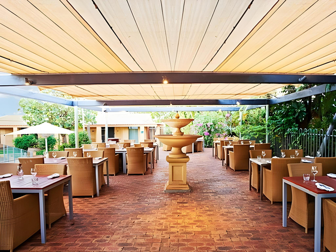 Food & Drinks 5, Karratha International Hotel, Roebourne