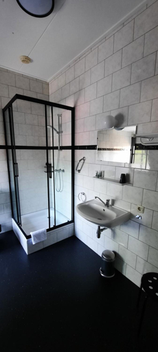 Bathroom 2, Herberg Boswijck, B&B, Gaasterlân-Sleat
