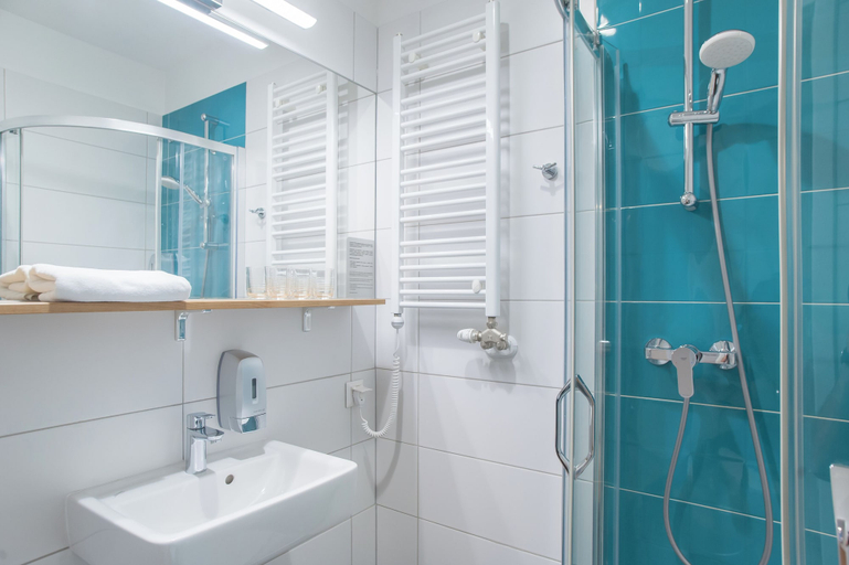 Bathroom 4, Hotel Traffic Wrocław Stare Miasto, Środa Śląska