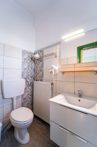 Bathroom 5, Hotel Rodia, Thessaly