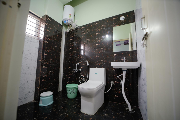 Bathroom 4, PPH Living Jai Maruthi Boarding&Lodging, Bangalore