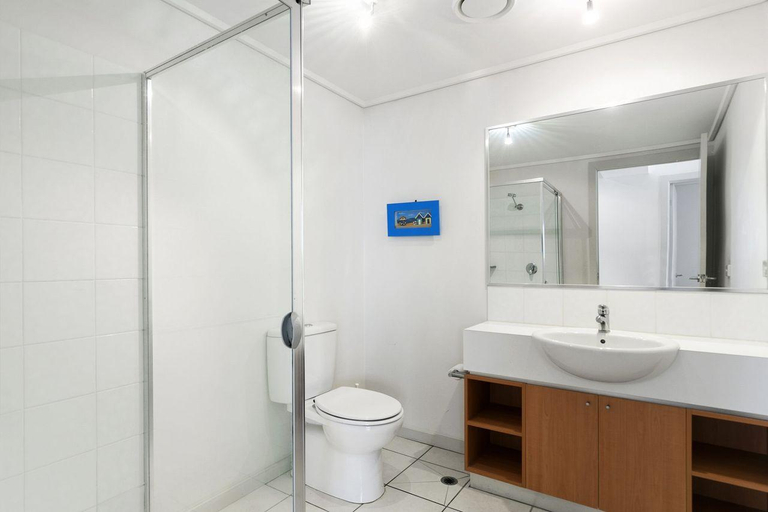 Bathroom 2, Apartment 23 Pacific Apartments, Surf Coast - West