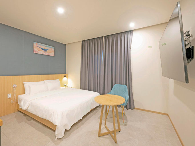 Bedroom 2, Changwon Palyongdong Hotel Leo, Changwon