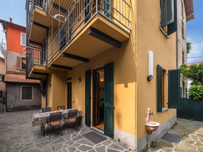 Others 5, Meina Apartments, Novara
