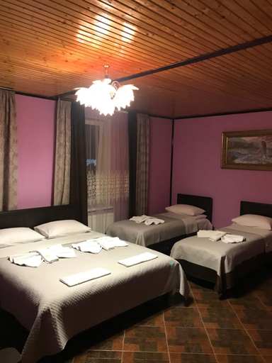 Bedroom 2, Пані Анна, Kamianets'-Podil's'kyi