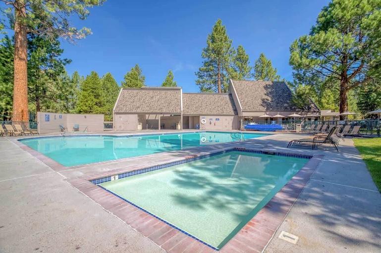 Sport & Beauty 3, Riverview Retreat Picturesque 2 BDR in Resort!, Deschutes