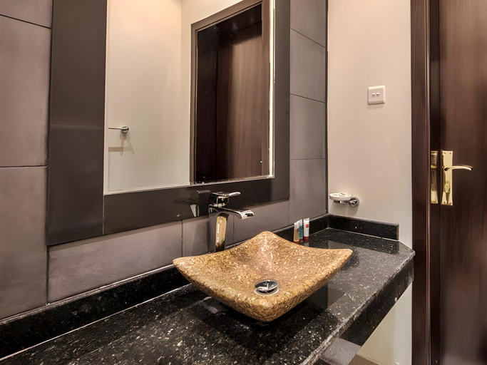 Bathroom 5, Taleen Al Sahafa, Riyadh