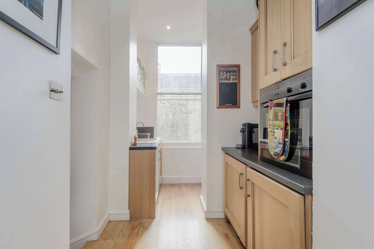 Others 5, Fab 2 BR Flat in Paddington Close to Hyde Park, London