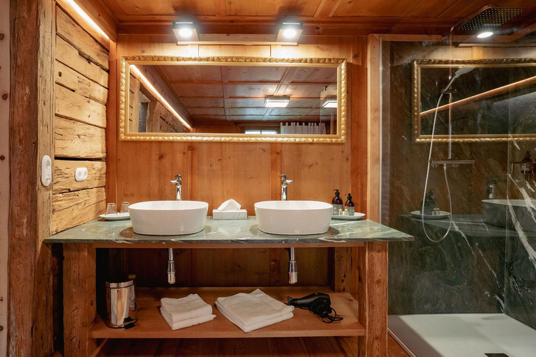 Bathroom 2, Der Gannerhof, Lienz