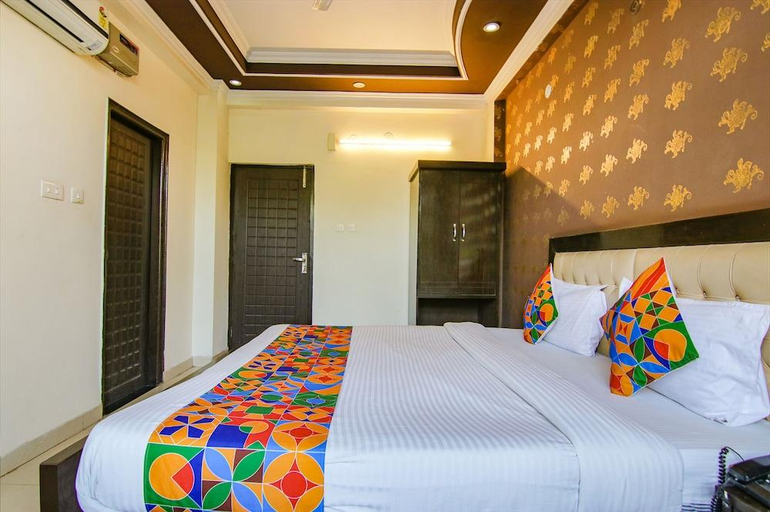 Bedroom 3, FabHotel City Palace, Dehradun
