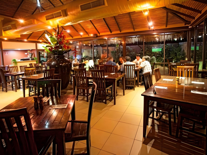 Food & Drinks 4, Cattrall Park Motel, Roebourne