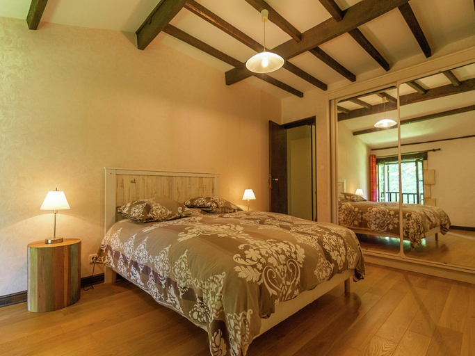 Bedroom 2, Large farmhouse with private garden, Dordogne