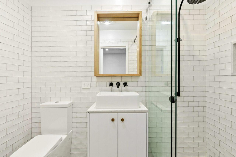 Bathroom, Joy Apartment 2, Surf Coast - West