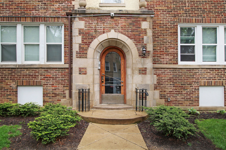 Exterior & Views 2, Harmonious 2BR Apt - Lockwood 3, Cook