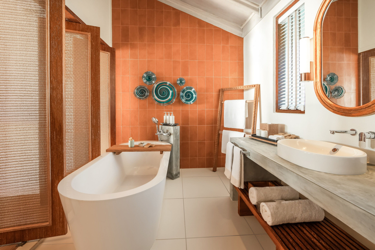 Bathroom 5, NH Collection Maldives Reethi Resort, Baa Atoll