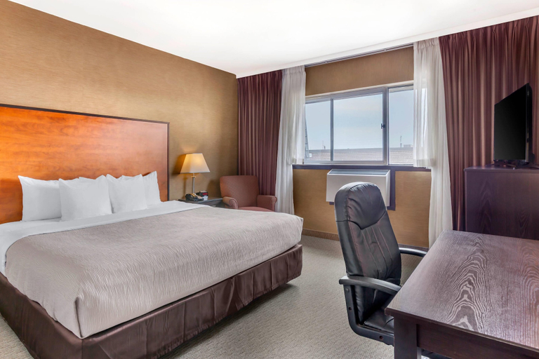 Bedroom 3, Quality Inn Toronto Airport, Peel