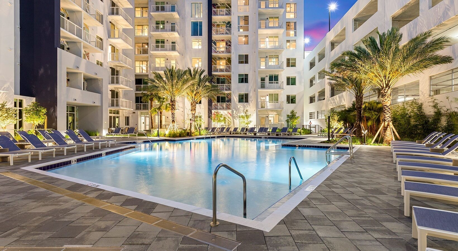 Sport & Beauty 1, Landing West Palm Beach, Palm Beach