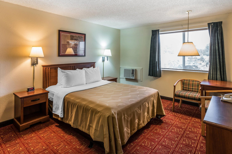 Bedroom 3, Quality Inn Othello, Adams
