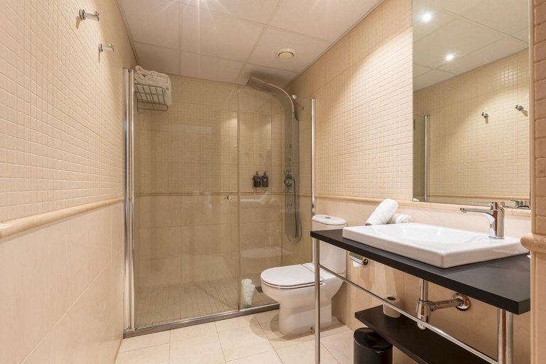 Bathroom 5, HLG Citypark Sant Just, Barcelona