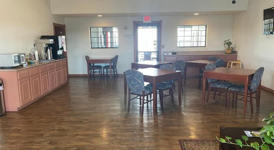 Others 3, Southern Inn & Suites, Dewitt