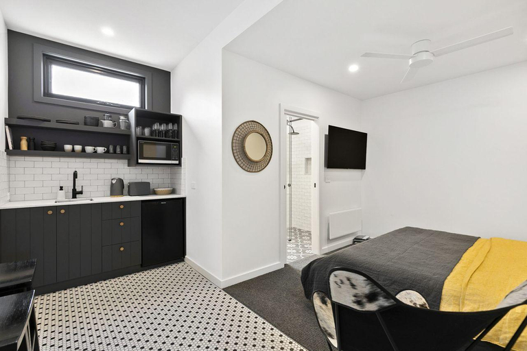 Others 4, Joy Apartment 5, Surf Coast - West