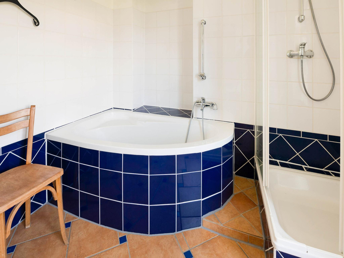 Bathroom 3, Ancienne Gendarmerie with Sea Views, Finistère