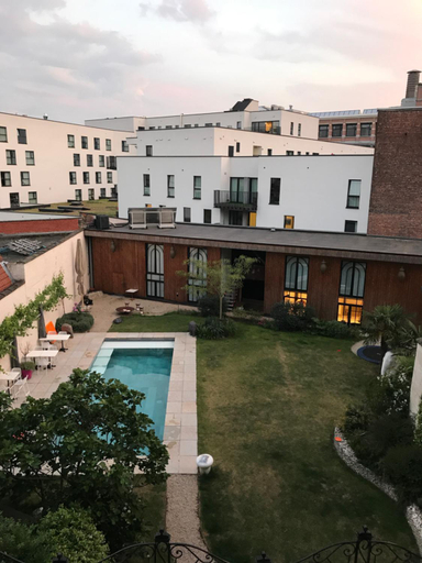 Others 5, Koto Garden Suites, Antwerpen