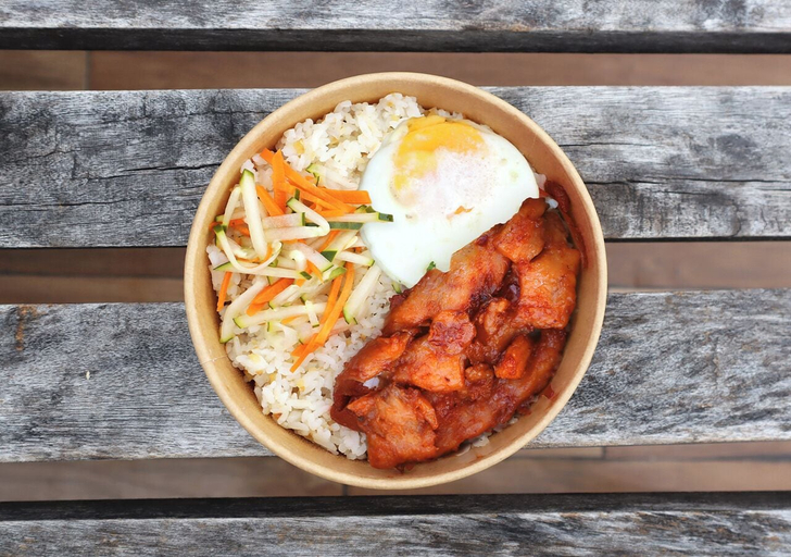 Food & Drinks 3, mySTAY BGC West, Taguig