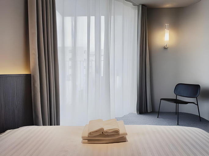 Others 5, Hotel Rakuragu, Chūō