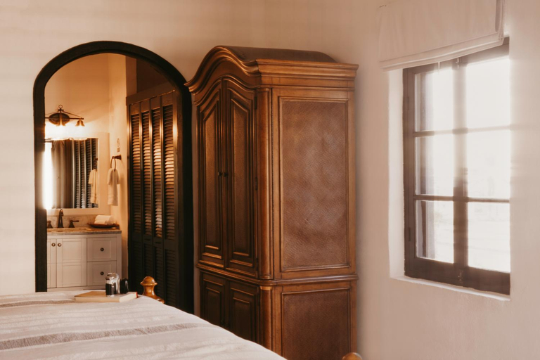 Bedroom, La Marina Inn, La Paz