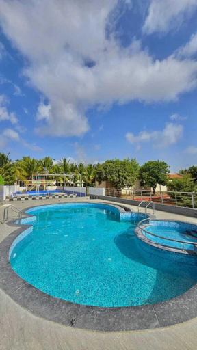 Pool 4, Malshej Agro Tourism & Farm, Pune