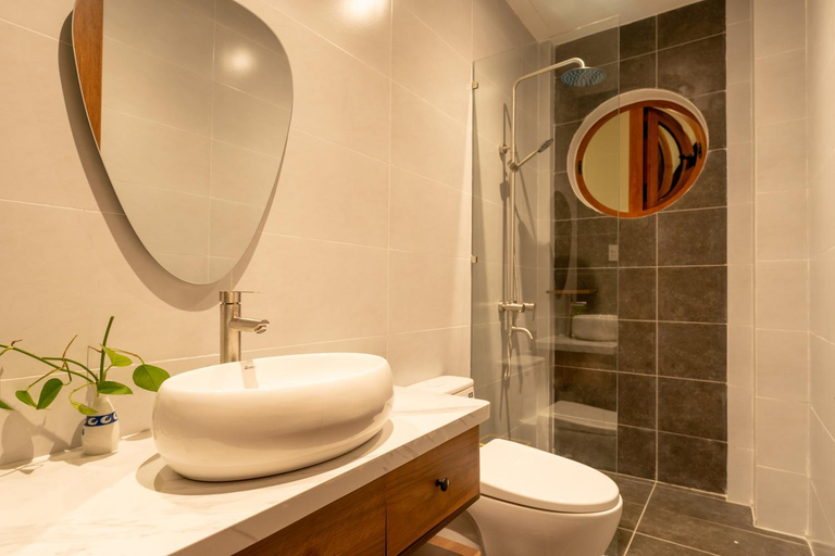 Bathroom 4, Sue Homestay, Huế