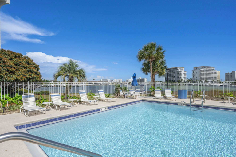 Sport & Beauty 5, Destin Retreat: Walk to Private Beach & Pool, Okaloosa