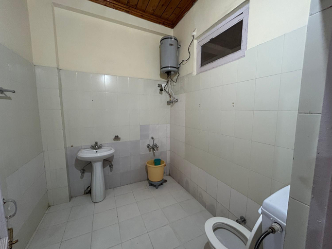 Bathroom 3, Swiss Meadows Hotel, Chamba
