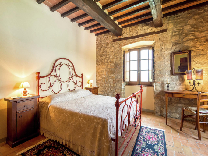 Bedroom 3, Rustic Comfort with Modern Touch, Arezzo