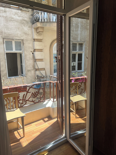 Others 4, paris east hostel, 'Abdin