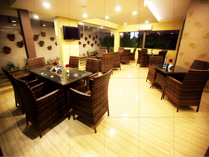 Food & Drinks 5, Apollo Greens Apartments, Bangalore