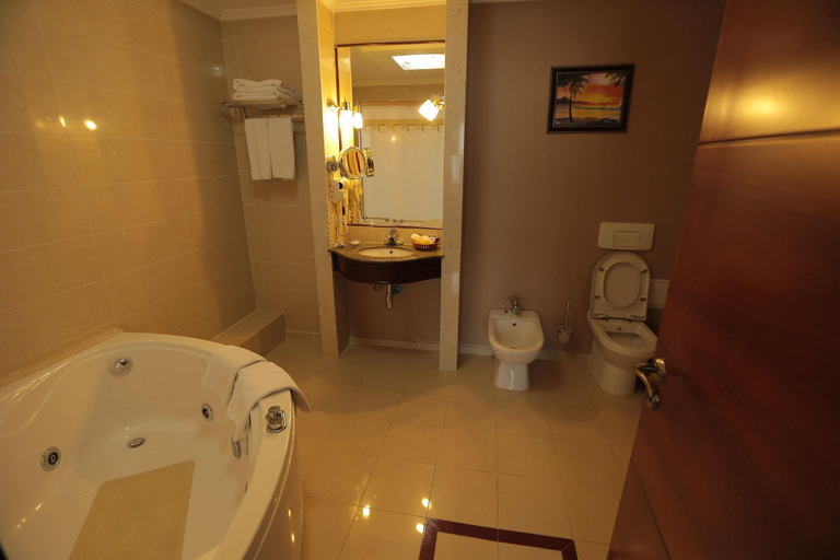 Bathroom 4, Grand Hotel Ai Ser, Almaty