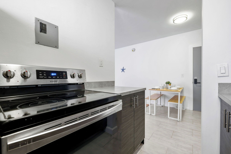 Private kitchen 3, Harding Avenue Apartments by Andes STR, Miami-Dade