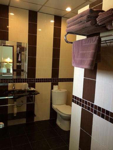 Bathroom 5, Aranyaprathet Riverside resort, Aranyaprathet