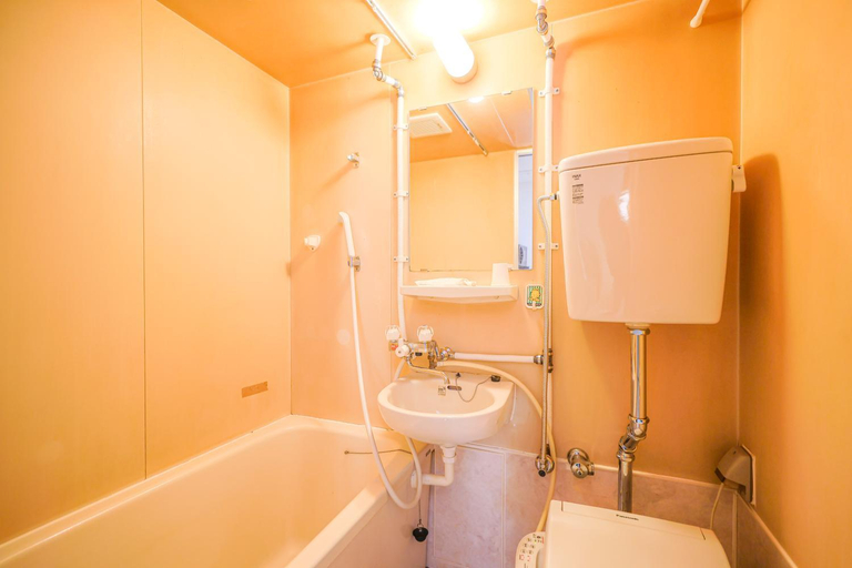Bathroom, Shinjuku Kabukicho Harmony Inn, Shinjuku