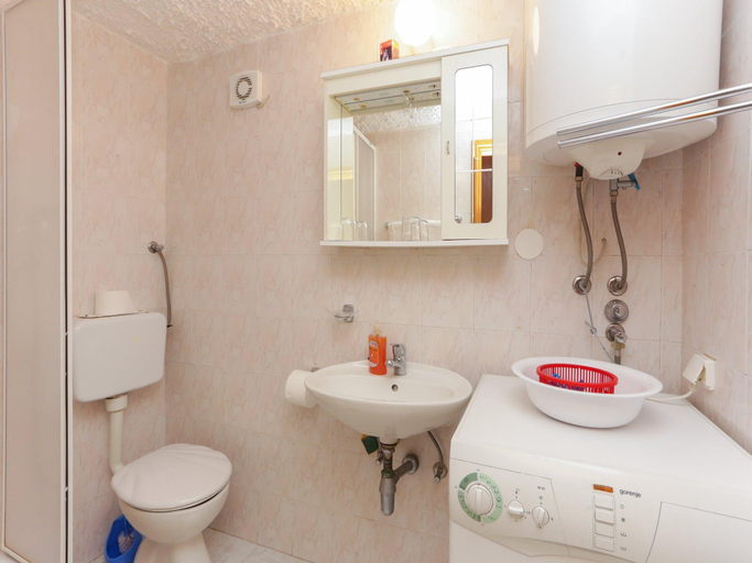 Bathroom 5, Lapad View Apartments - Duplex Economy Two Bedroom Apartment with Terrace, Dubrovnik