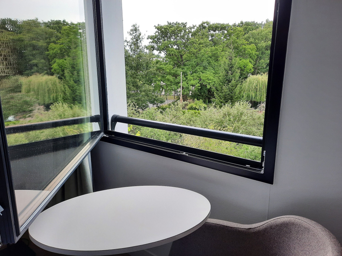 Bathroom 5, ibis Styles Rennes Cesson, Ille-et-Vilaine