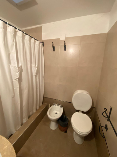 Bathroom 4, Hotel Las Chirimoyas, Capital