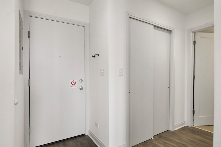 Others 4, Bright Studio - Del Prado 706, Cook