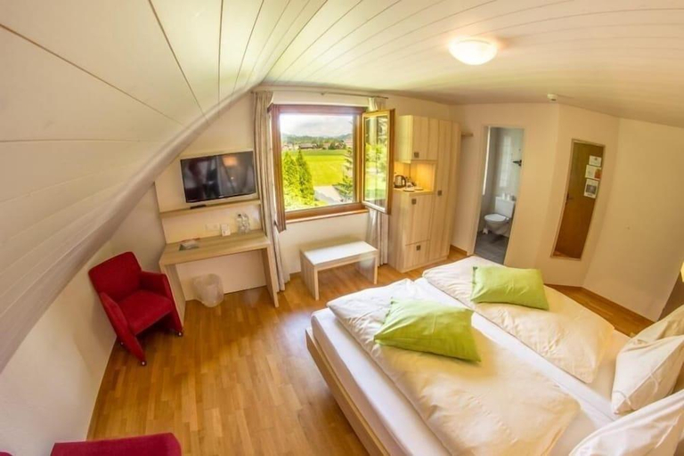 Bedroom 2, Hirschen Eggiwil, Signau