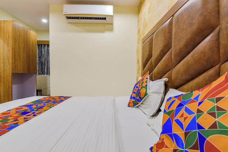 Room 3, FabHotel Silver Inn, Ahmadabad