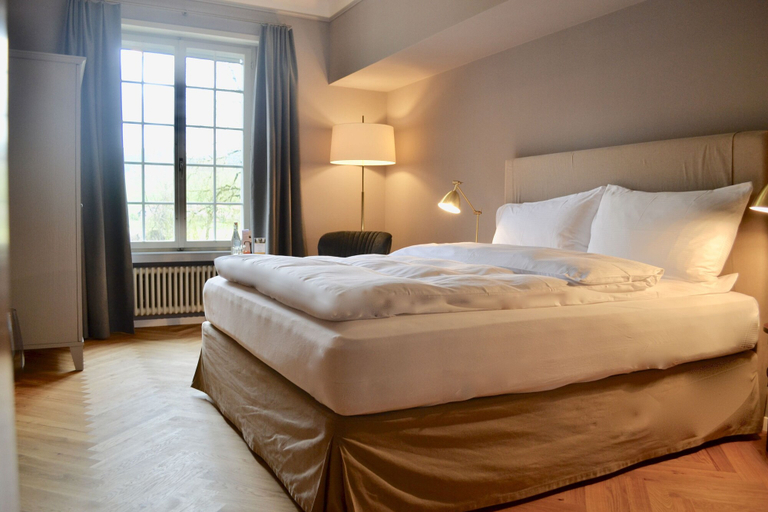 Bedroom 3, Schloss Huenigen, Konolfingen